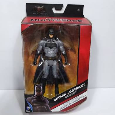 Mattel DC Comics Multiverse Batman Vs Superman Batman Collect & Connect Grapnel Blaster Replica Action Figure