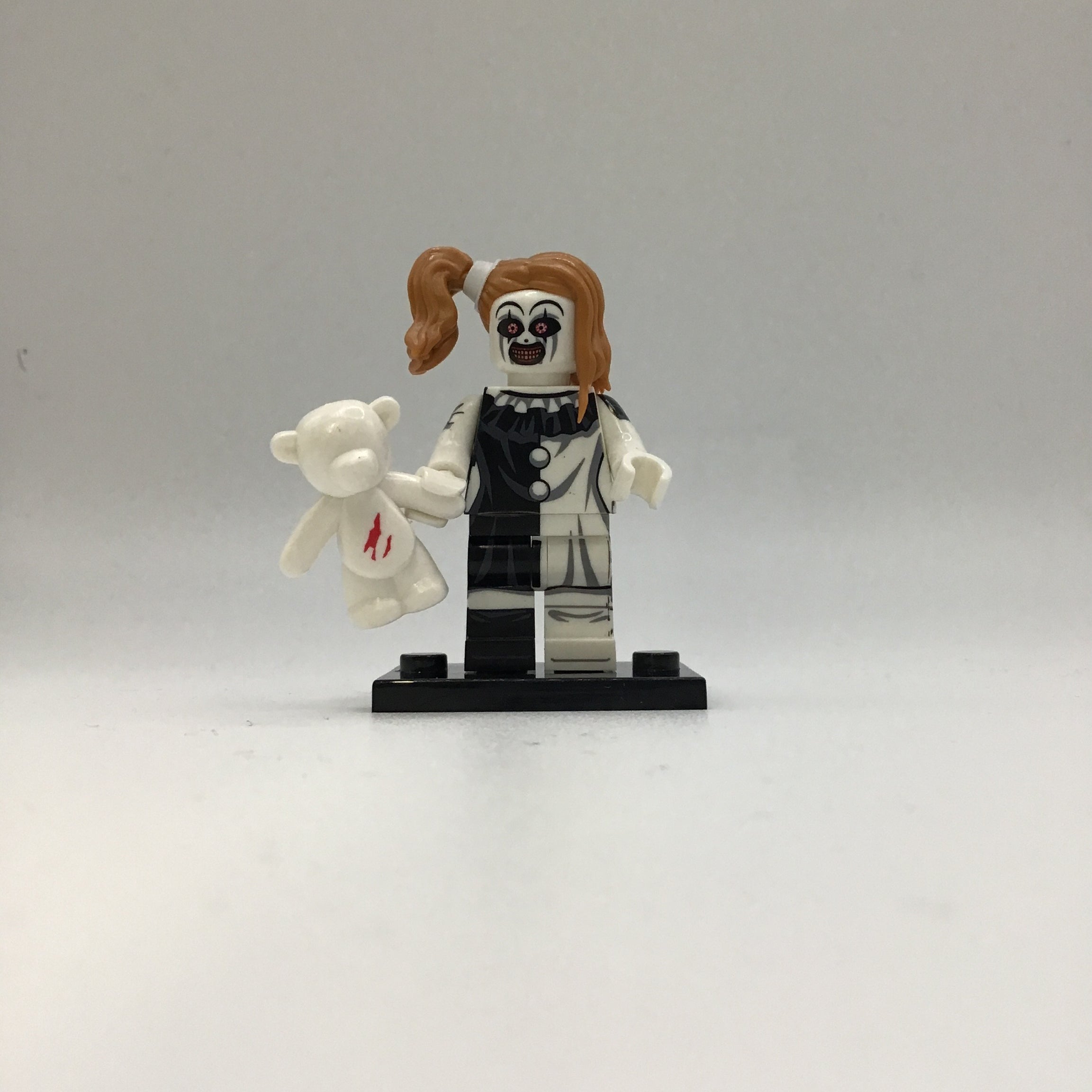 Terrifier Pale Faced Girl #1 Mini Block Figure