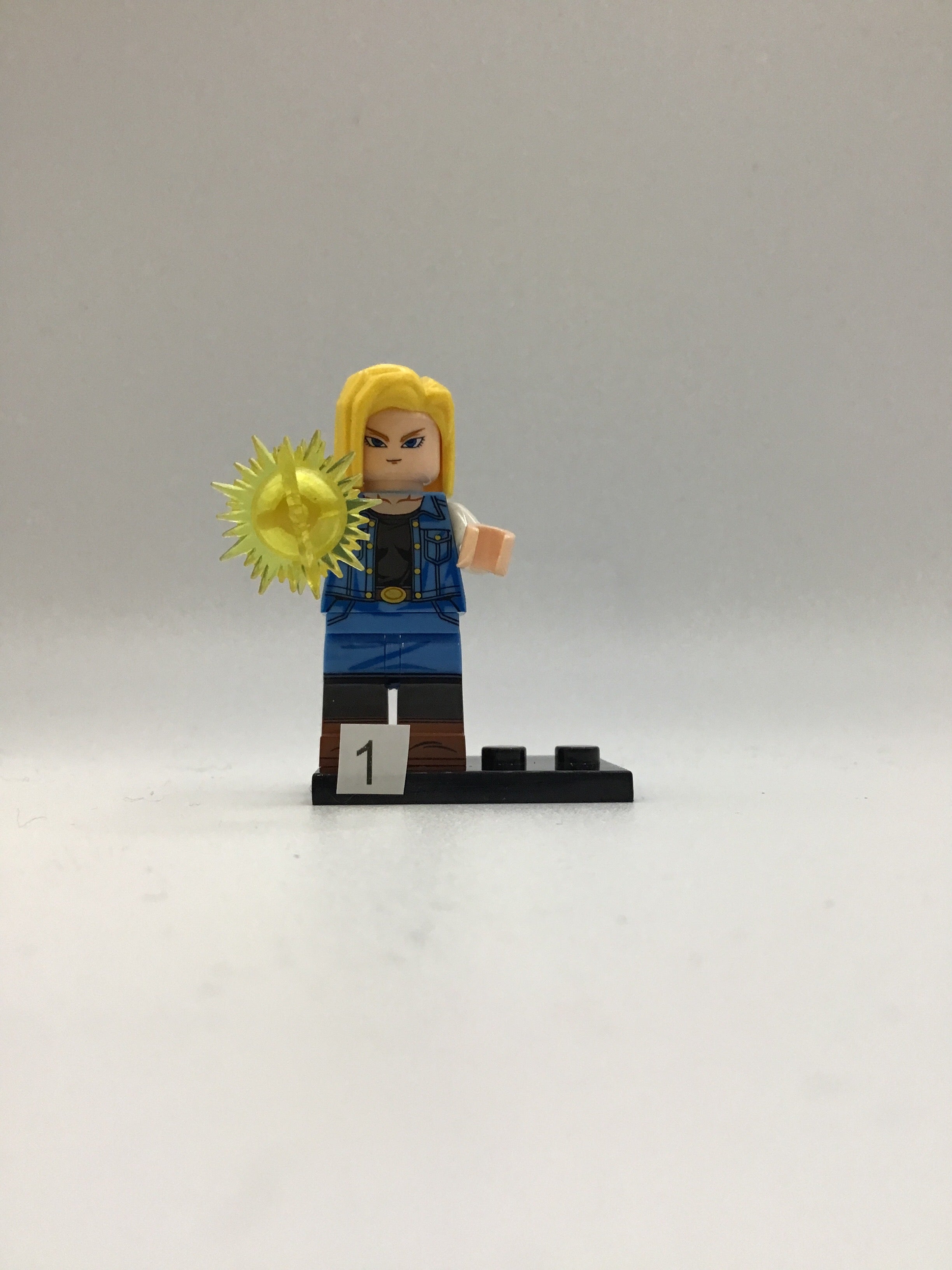 Dragon Ball Android 18 #1 Mini Block Figure