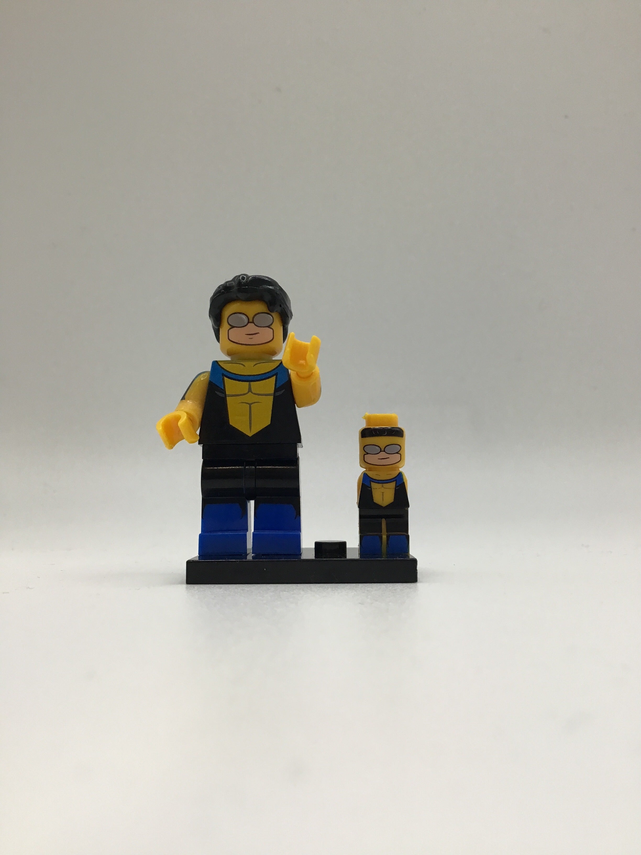 Invincible Invincible #1 Mini Block Figure