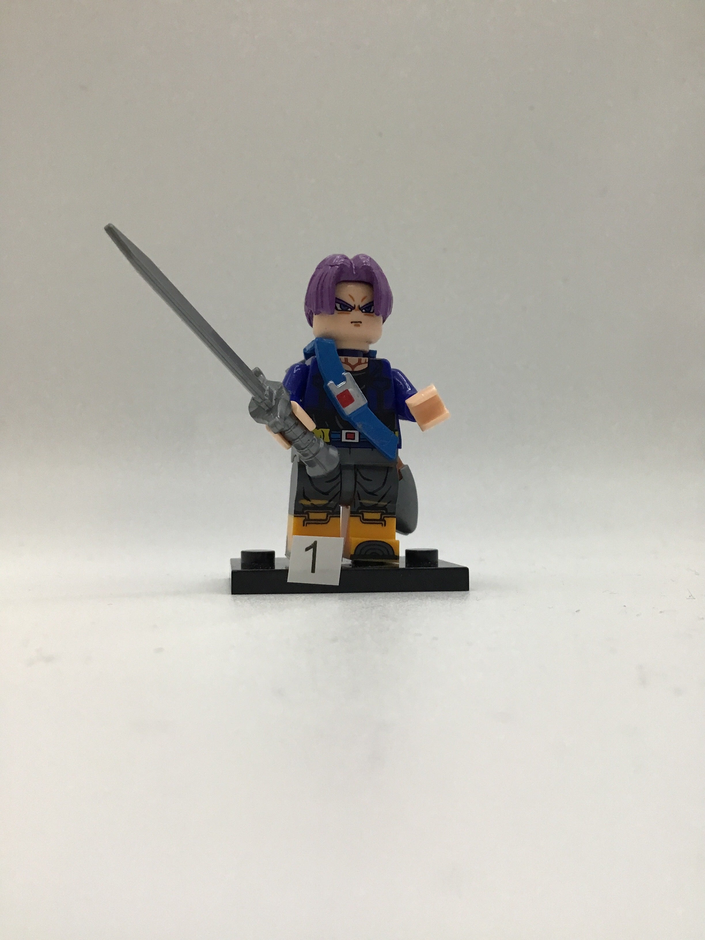Dragon Ball Trunks #1 Mini Block Figure