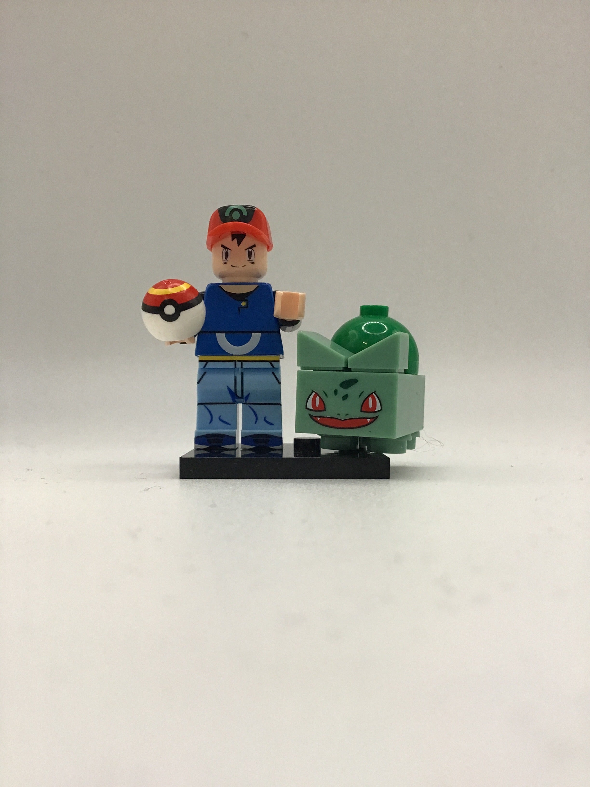 Pokémon Ash and Bulbasaur #1 Mini Block Figure