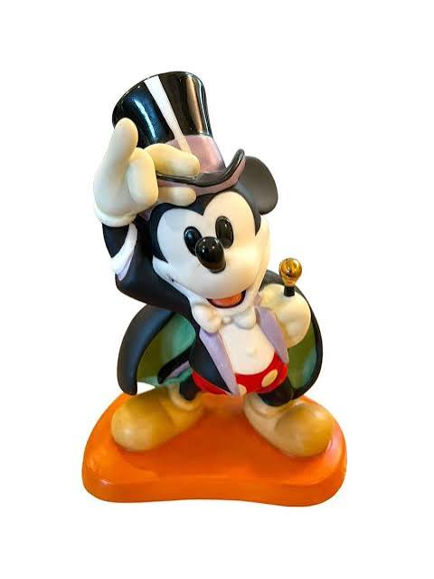 Walt Disney Classics Collection Mickey Mouse Magician Mickey “On with the Show!” Statue