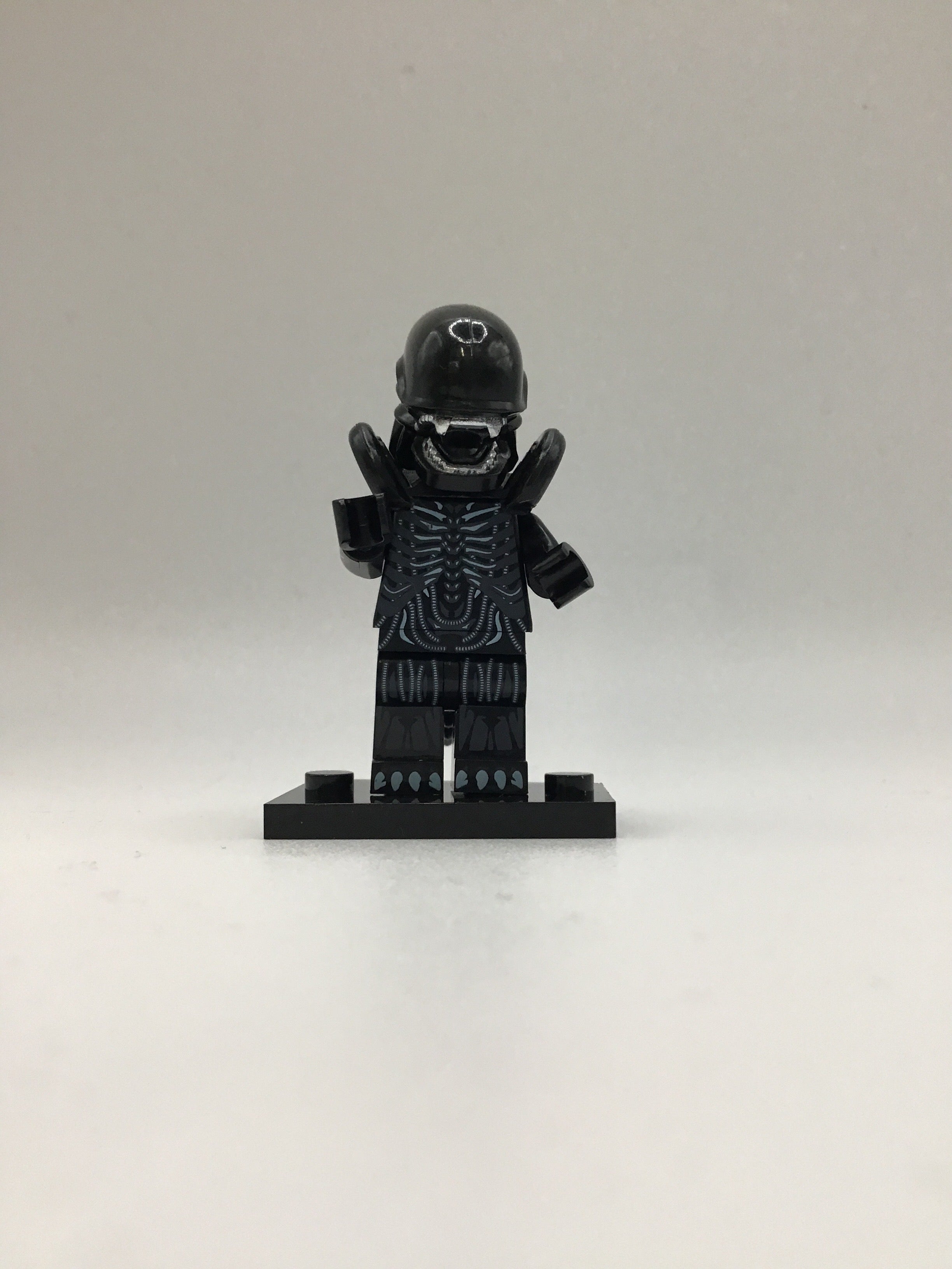 Alien Xenomorph #2 Mini Block Figure