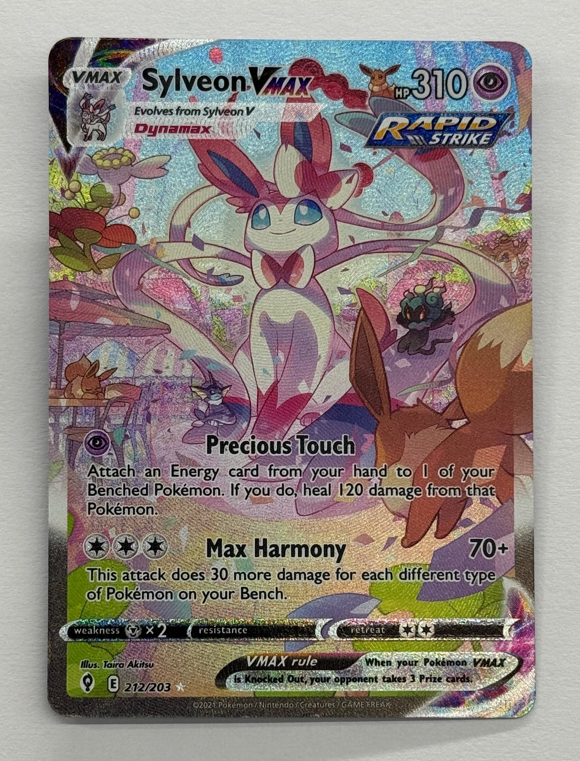Pokémon TCG - Evolving Skies Sylveon VMAX 212/203 NM