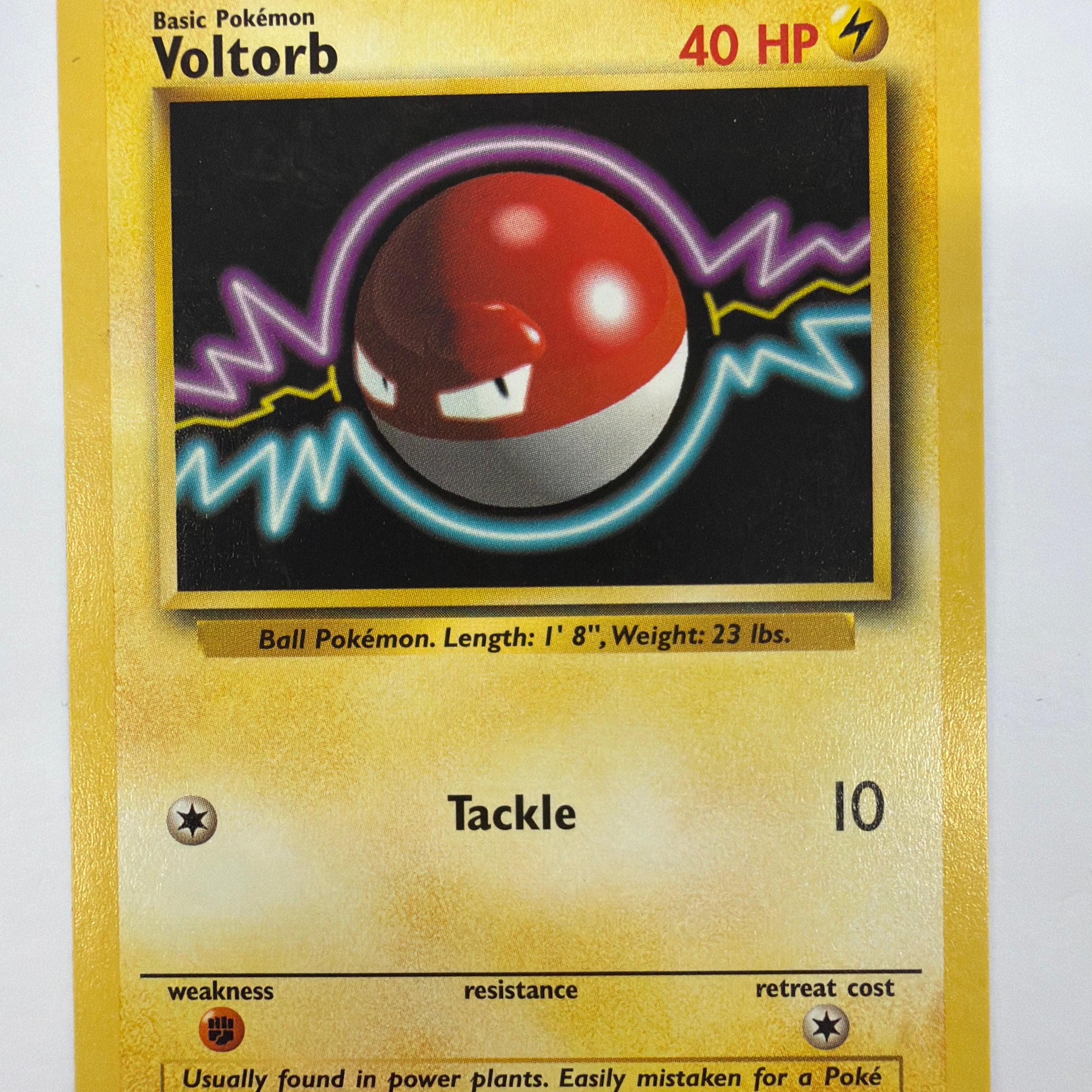 Pokémon TCG - Base Set Unlimited Voltorb 67/102 Non-Holo NM