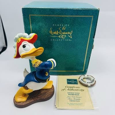 Walt Disney Classics Collection Walt Disney Collectors Society 1994 Donald Duck Sea Scouts Statue