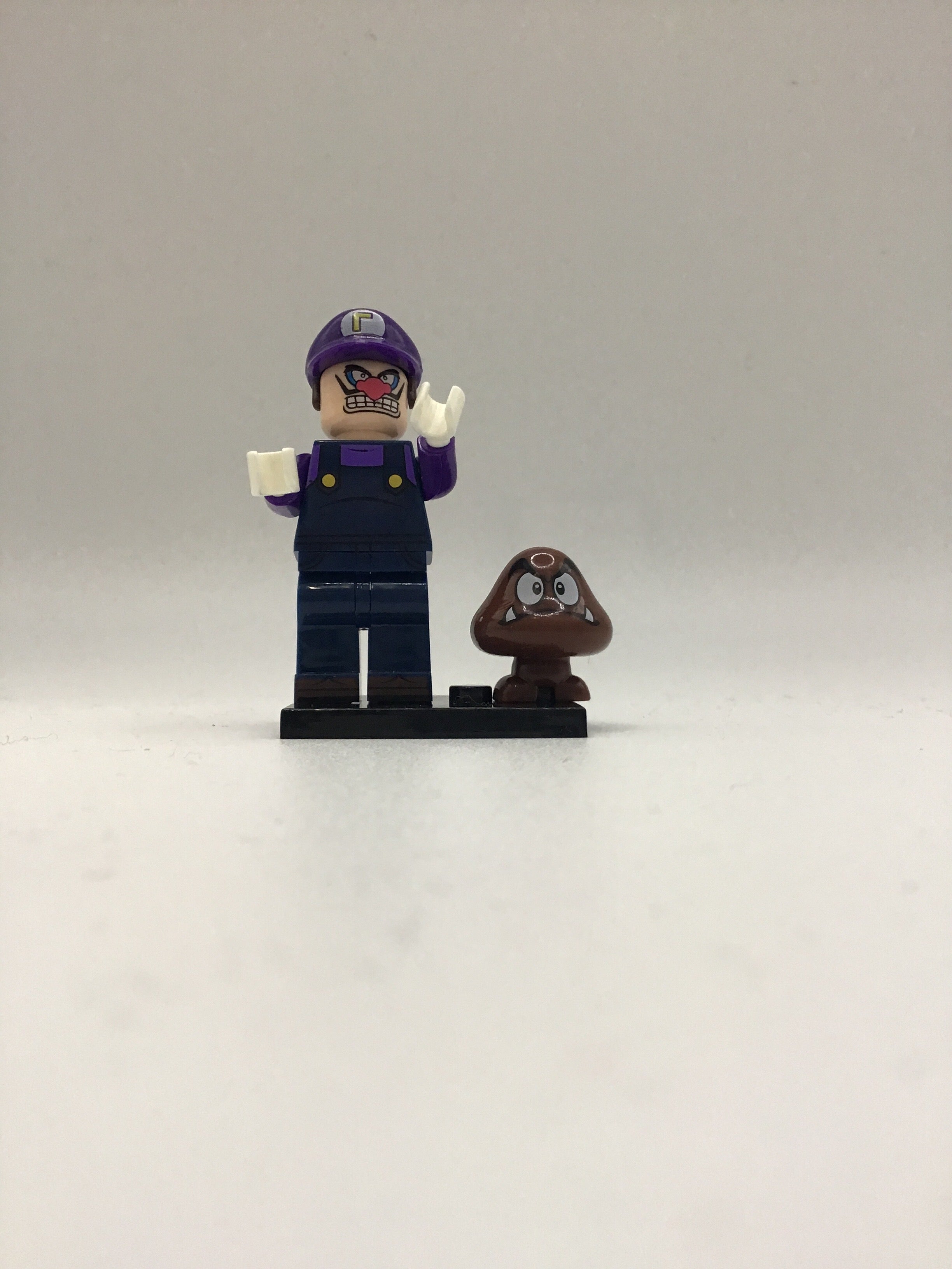 Super Mario Waluigi #1 Mini Block Figure