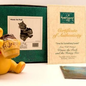 Walt Disney Classics Collection Winnie the Pooh and the Honey Tree “Time for Something Sweet” Statue