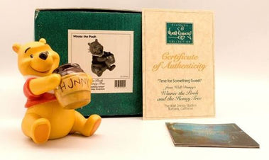 Walt Disney Classics Collection Winnie the Pooh and the Honey Tree “Time for Something Sweet” Statue