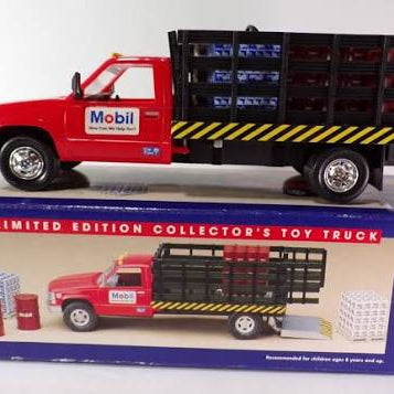 Mobil 1996 Limited Edition Collector's Toy Truck Die Cast Car