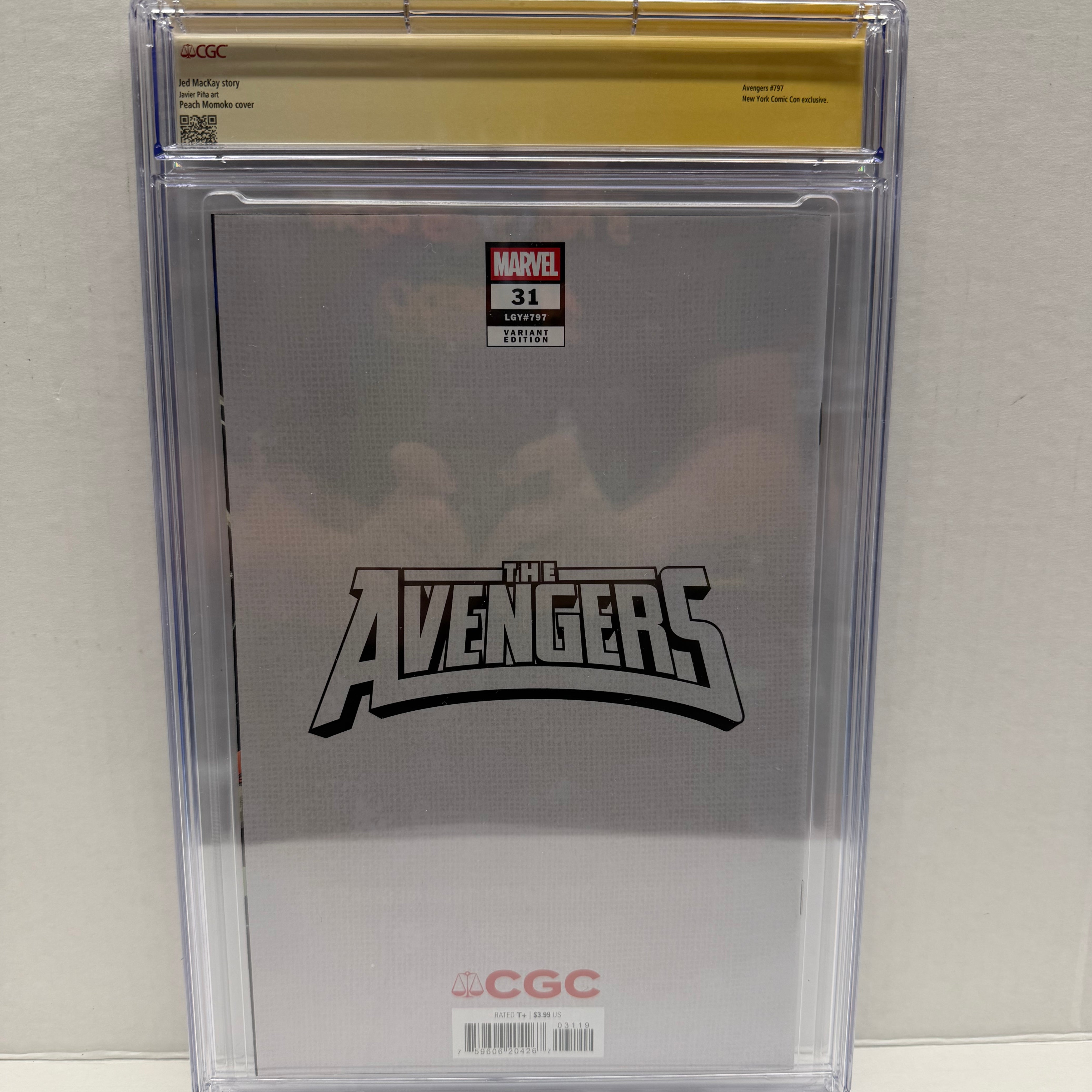 CGC Signature Series 9.8 Marvel Comic The Avengers 12/25 CGC Variant Cover