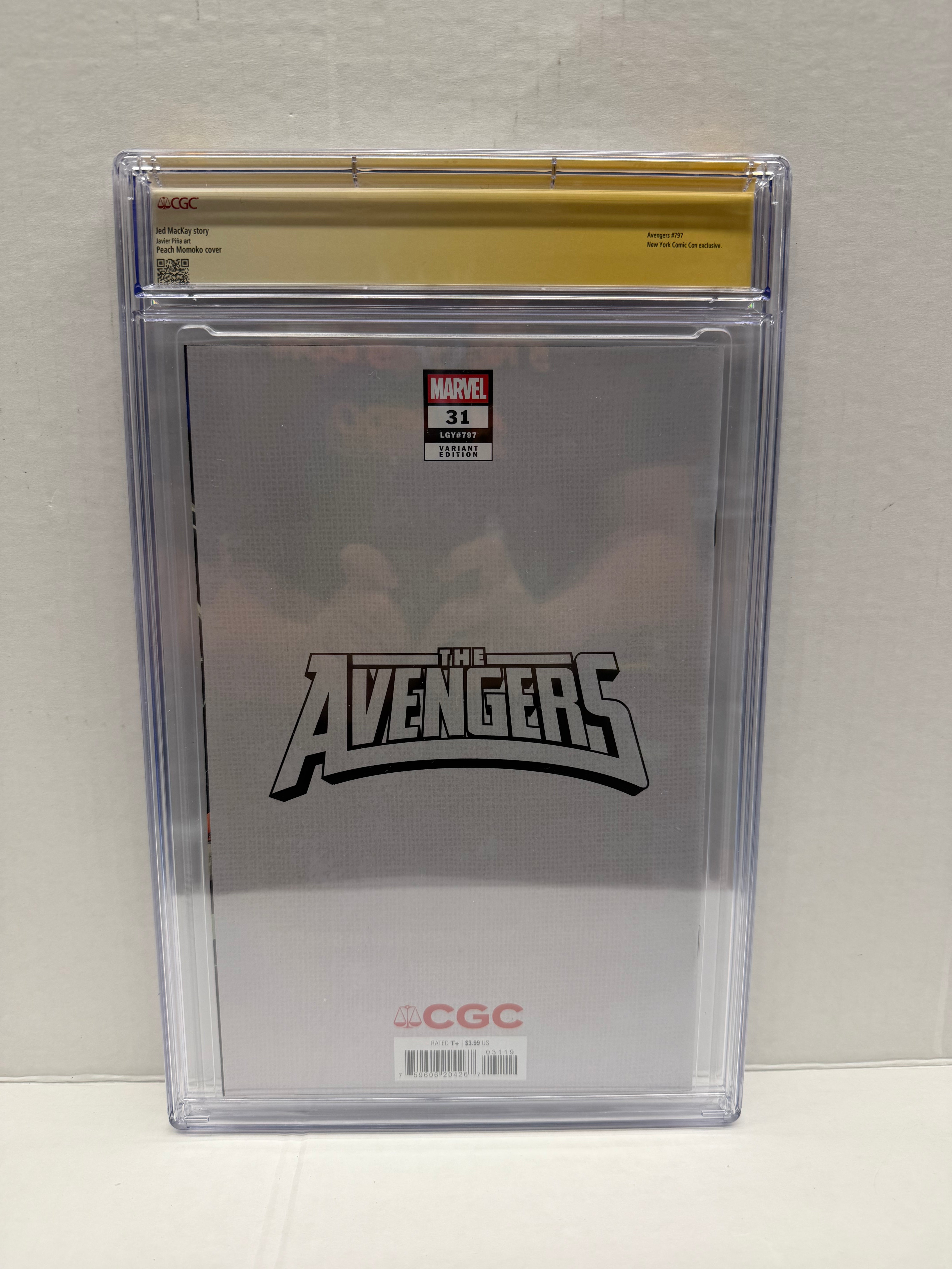 CGC Signature Series 9.8 Marvel Comic The Avengers 12/25 CGC Variant Cover