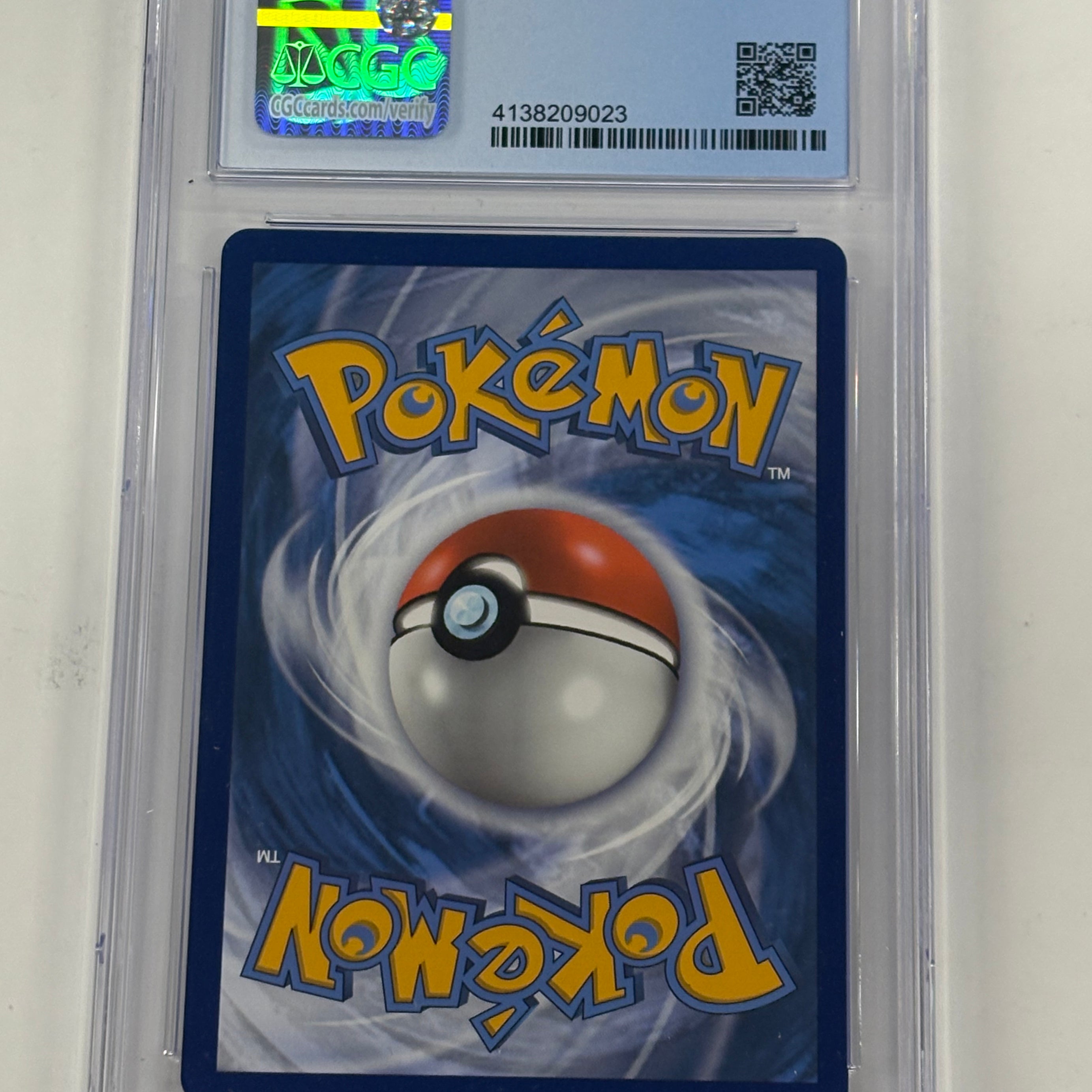 Pokémon TCG - CGC Gem Mint 9.5 Shining Fates Poké Kid 070/072 Full Art
