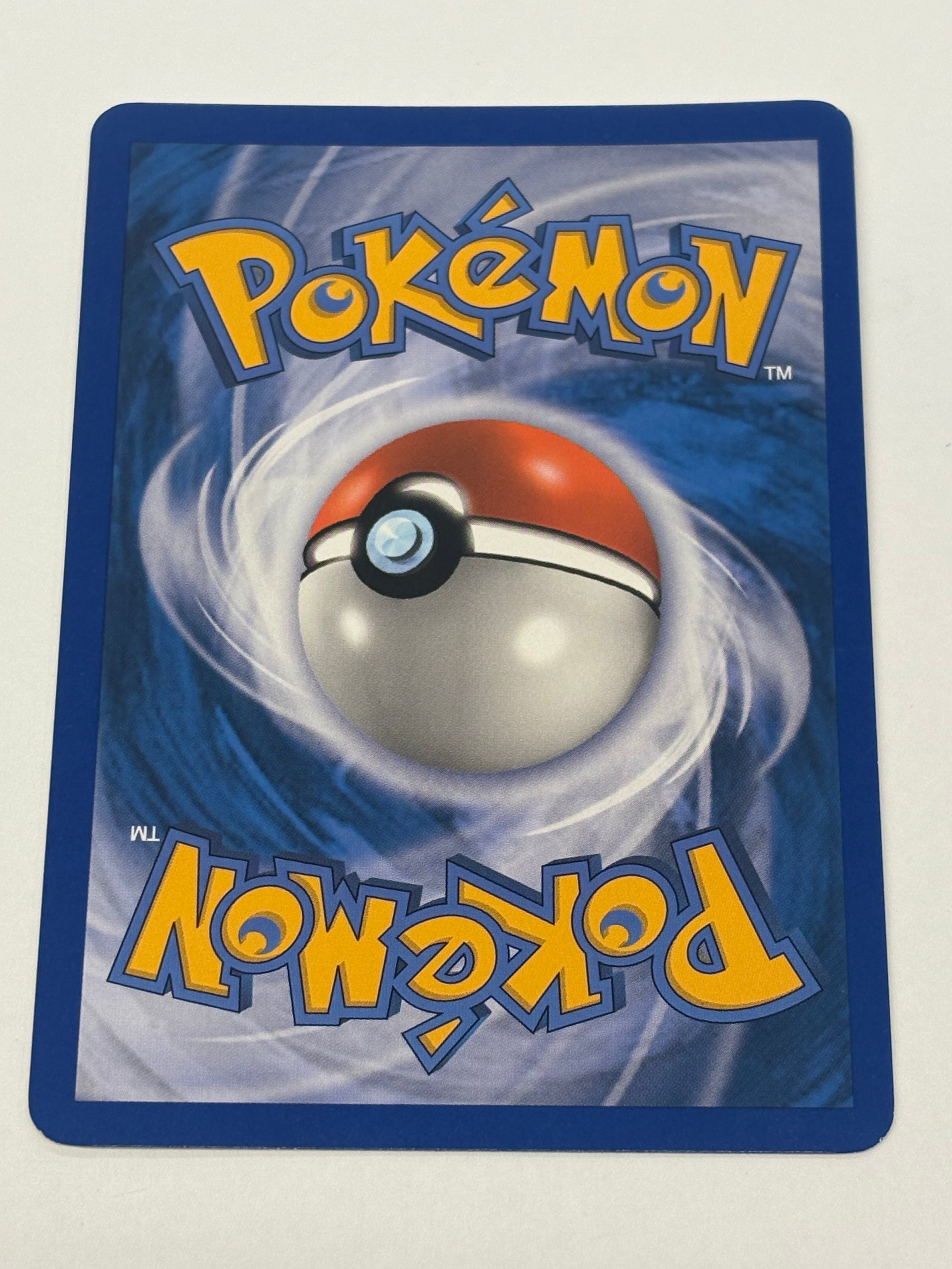 Pokémon TCG - Majestic Dawn Moltres 10/100 NM