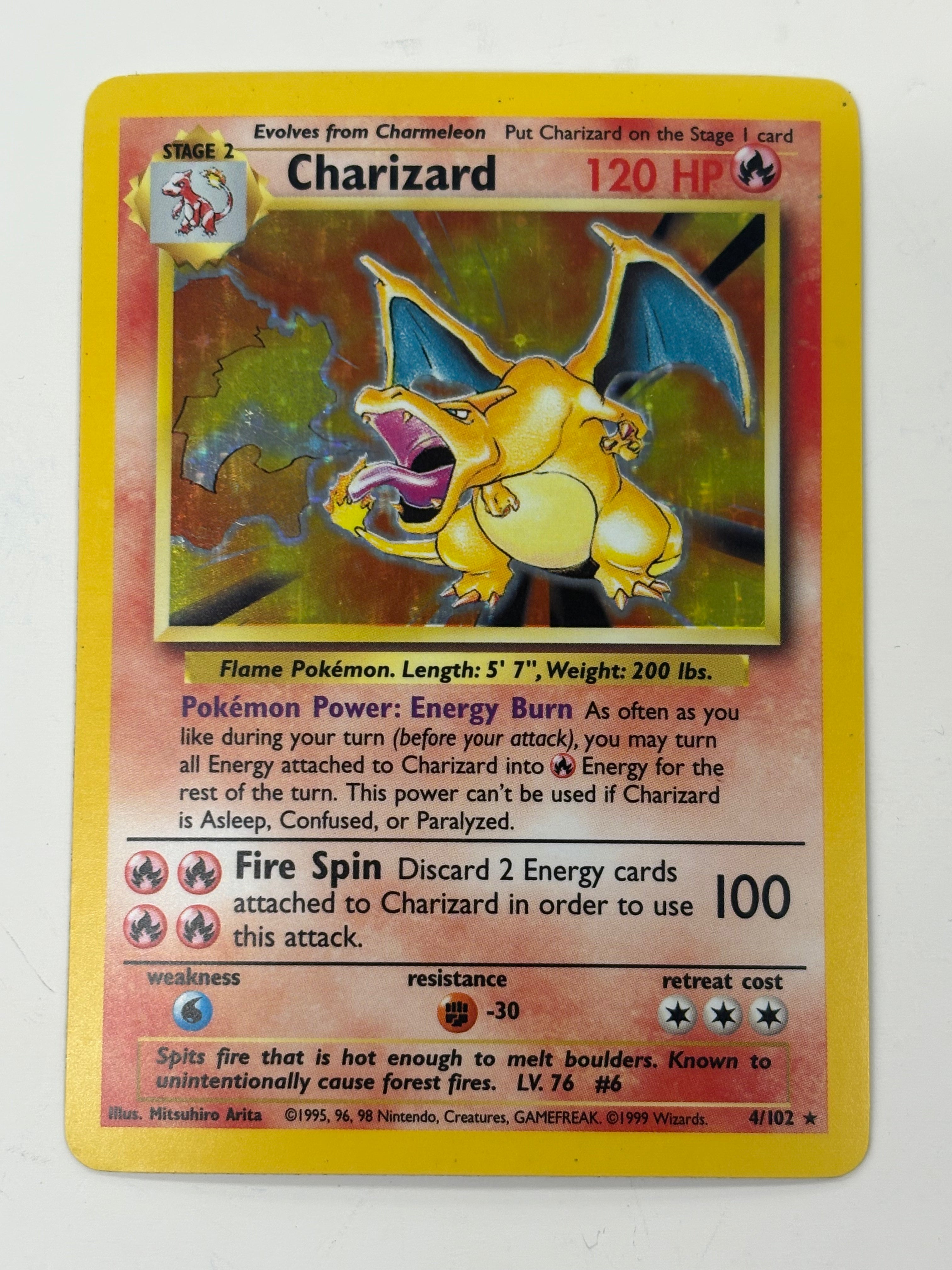 Pokémon TCG - Base Set Unlimited Charizard Holo 4/102 LP