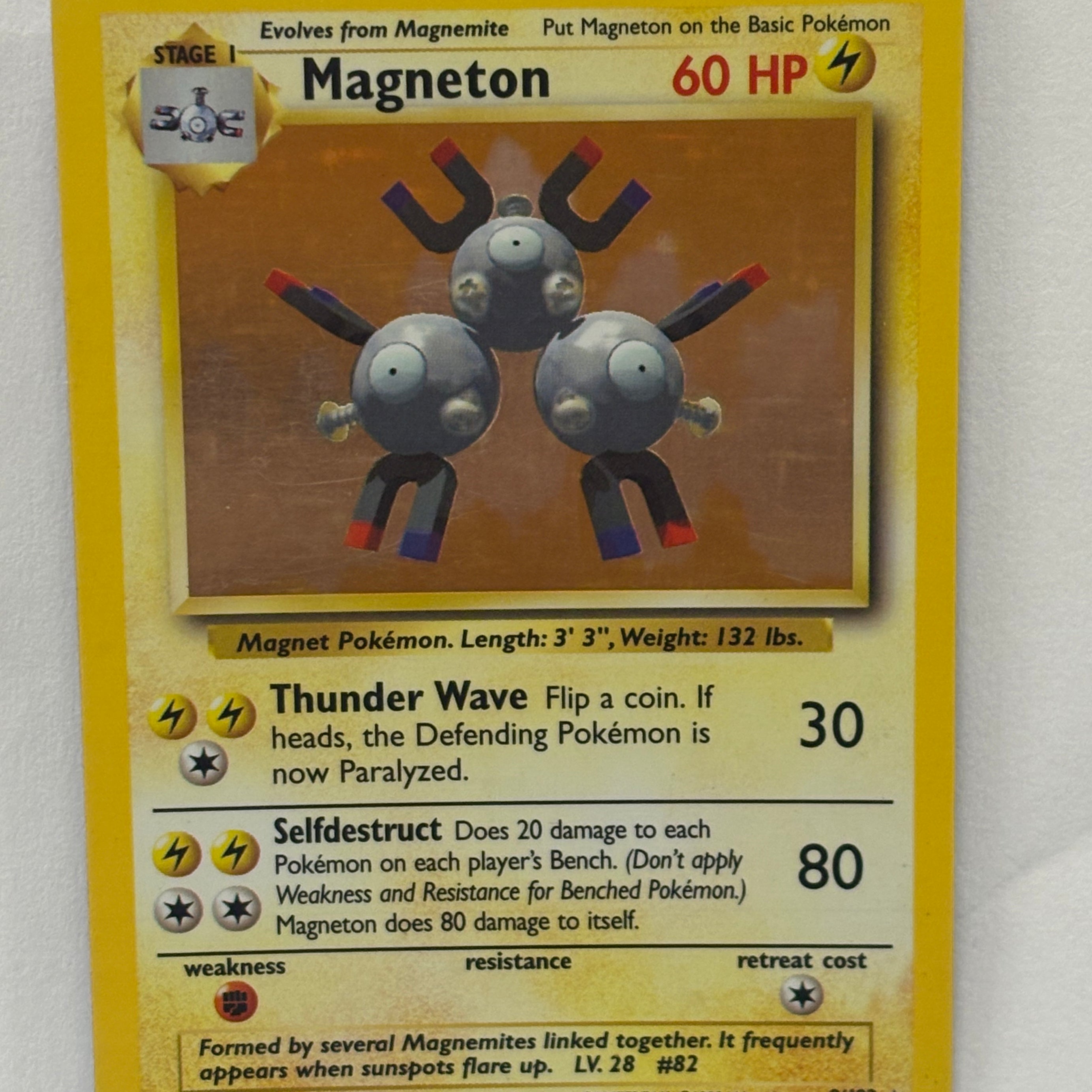 Pokémon TCG - Base Set Unlimited Magneton Holo 9/102 LP