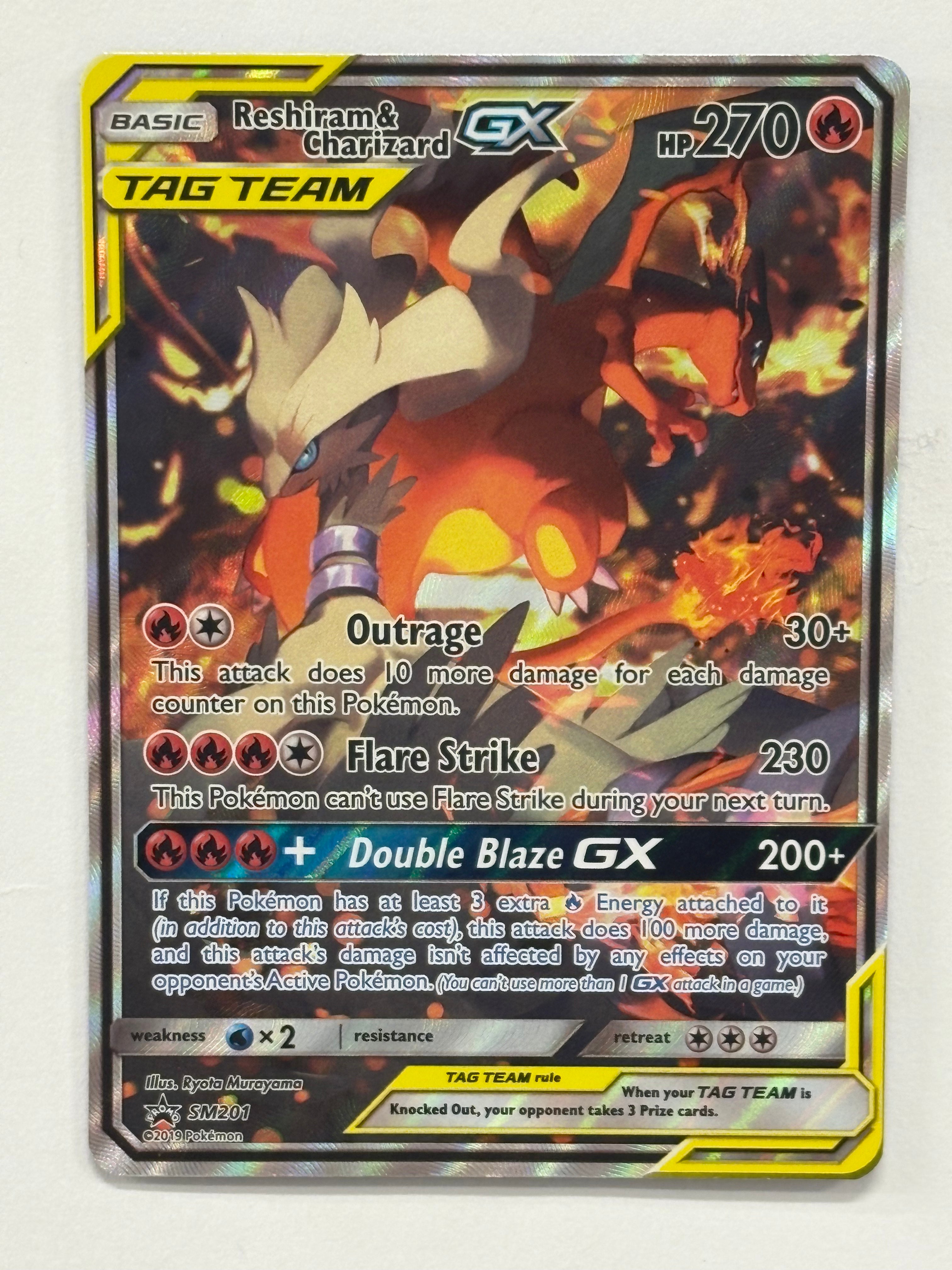 Pokémon TCG - Sun & Moon Promo Reshiram & Charizard GX Tag Team SM201 NM