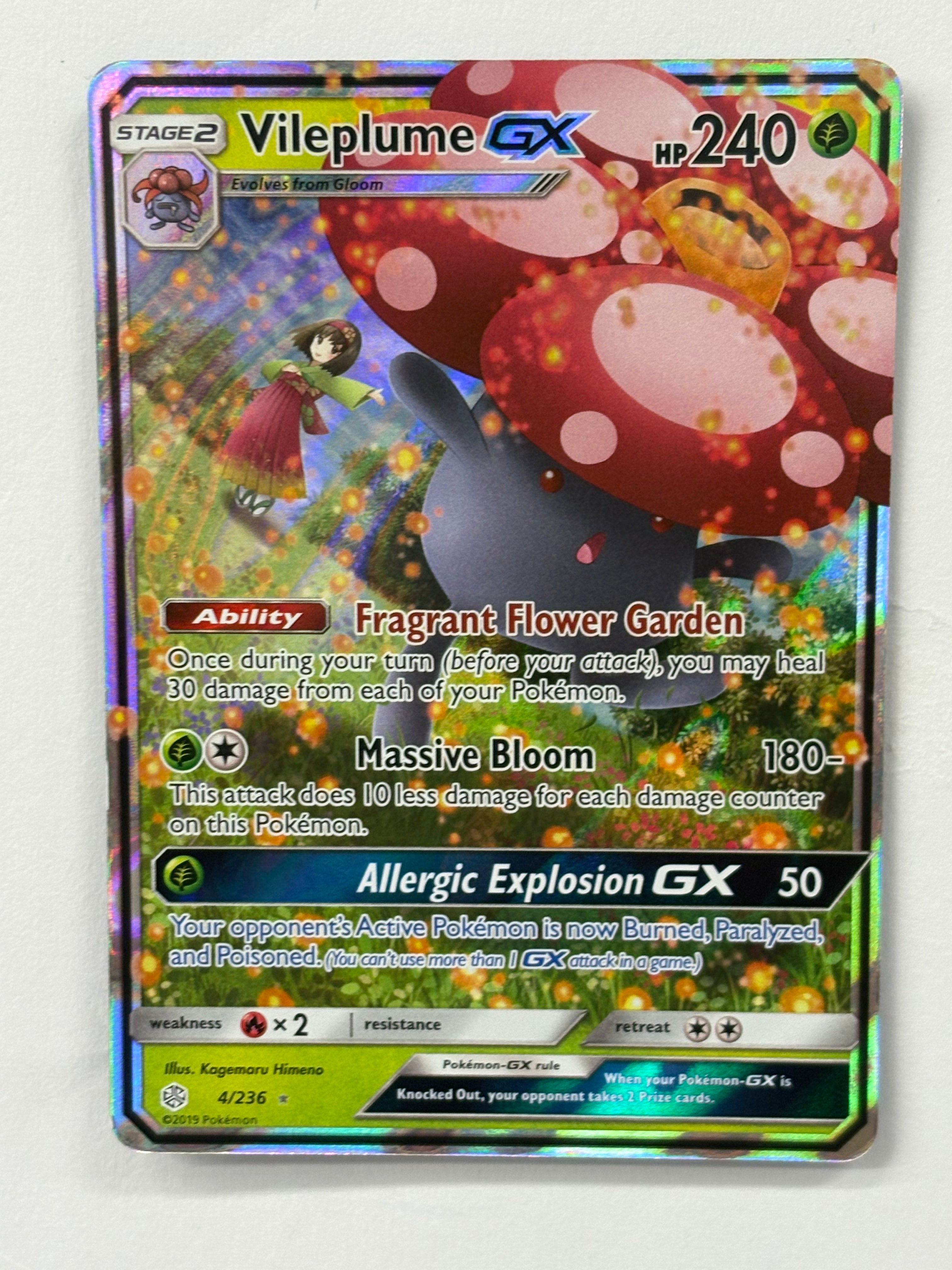 Pokémon TCG - Cosmic Eclipse Vileplume GX 4/236 NM
