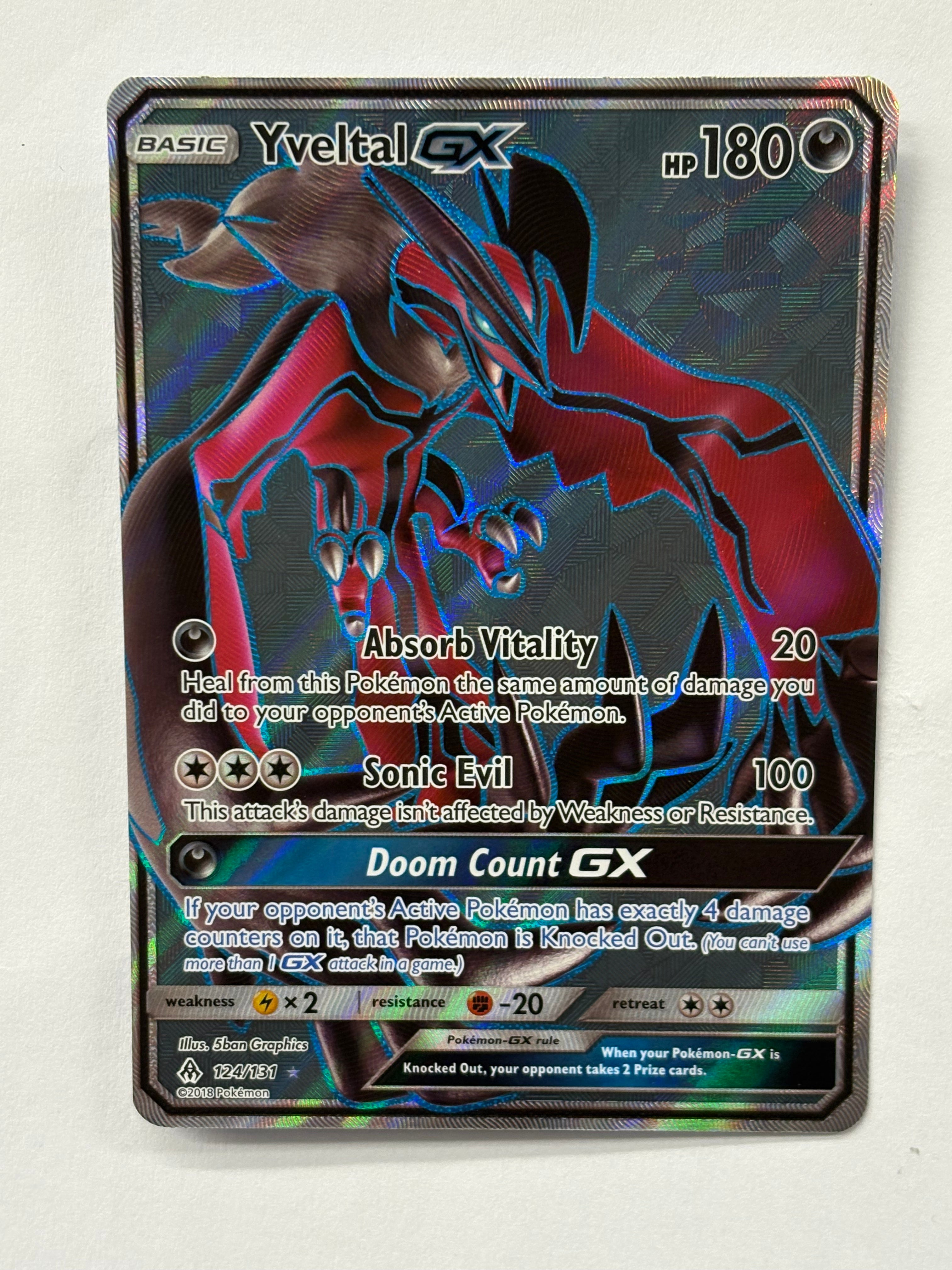 Pokémon TCG - Forbidden Light Yveltal 124/131 NM