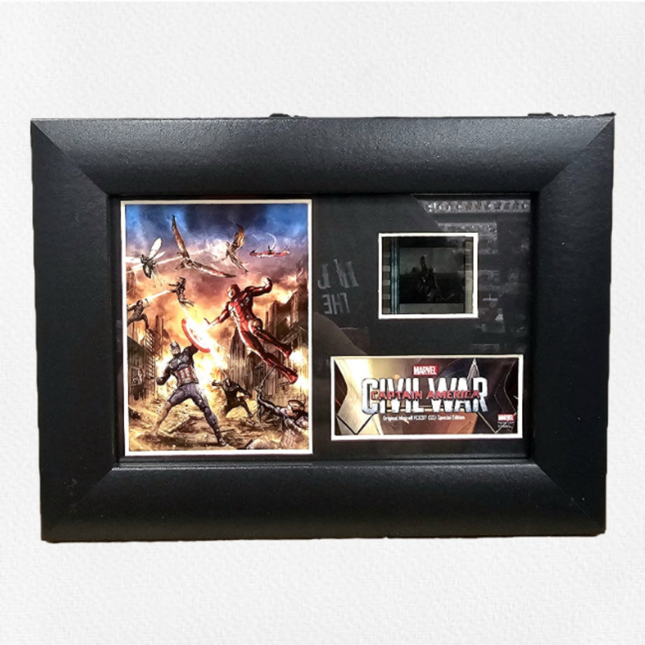 Trend Setters Marvel Studios Captain America Civil War Iron Man vs Captain America Special Edition Minicell Plaque