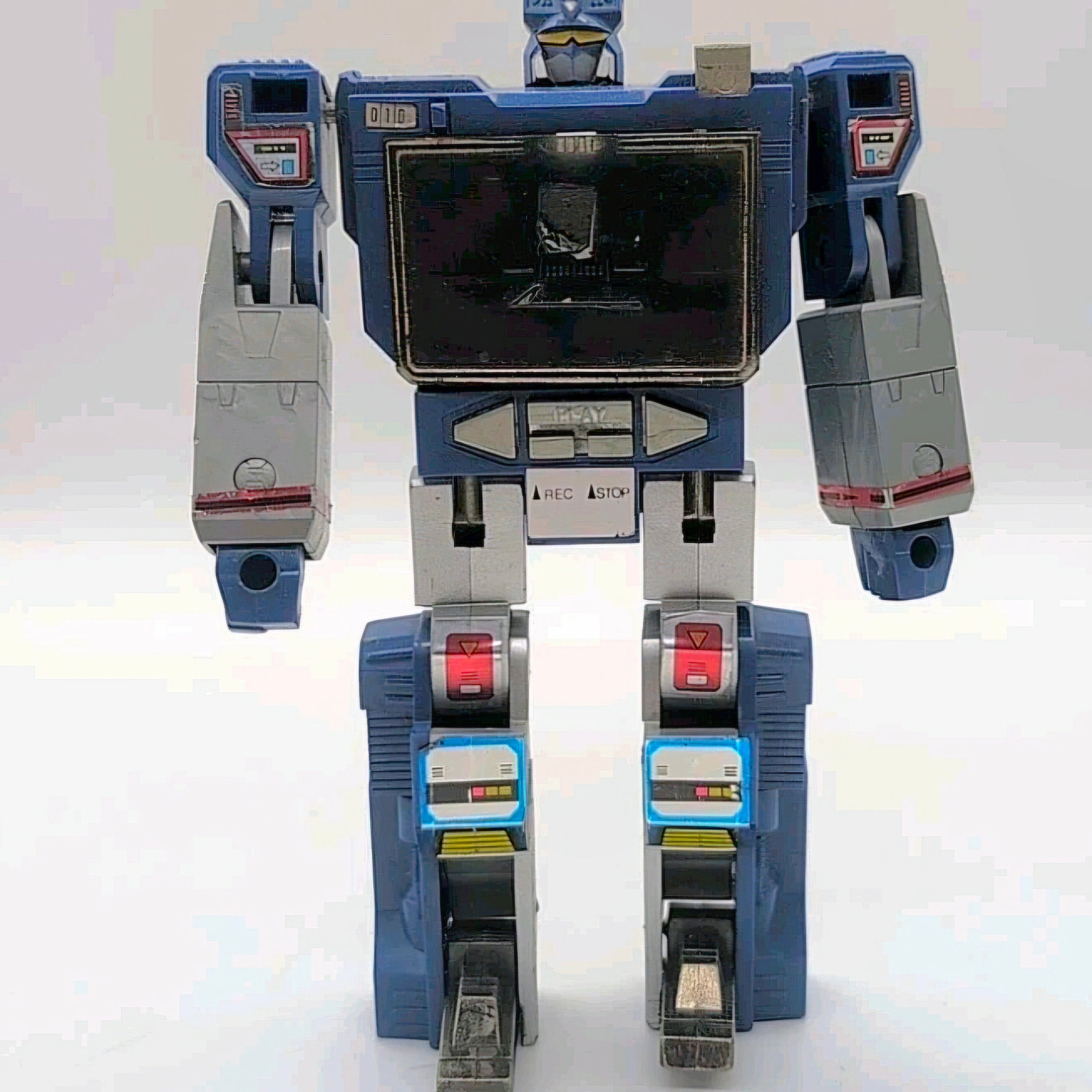 Loose Hasbro Transformers Vintage G1 Soundwave Incomplete Action Figure