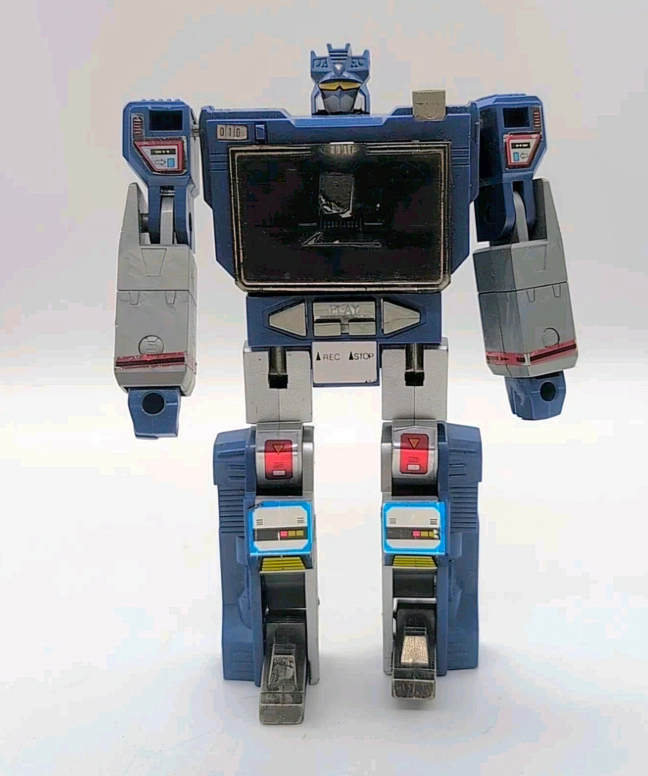 Loose Hasbro Transformers Vintage G1 Soundwave Incomplete Action Figure